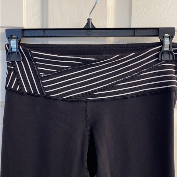 Lululemon Wunder Under leggings- REVERSIBLE! - Picture 2 of 7